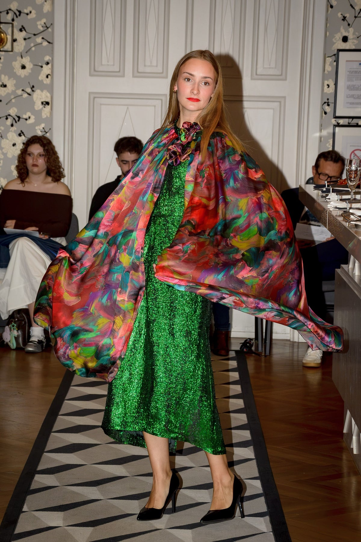 Robe du soir Esmeralda et jupon en soie imprimée Apu, ouverture du défilé Altiplano