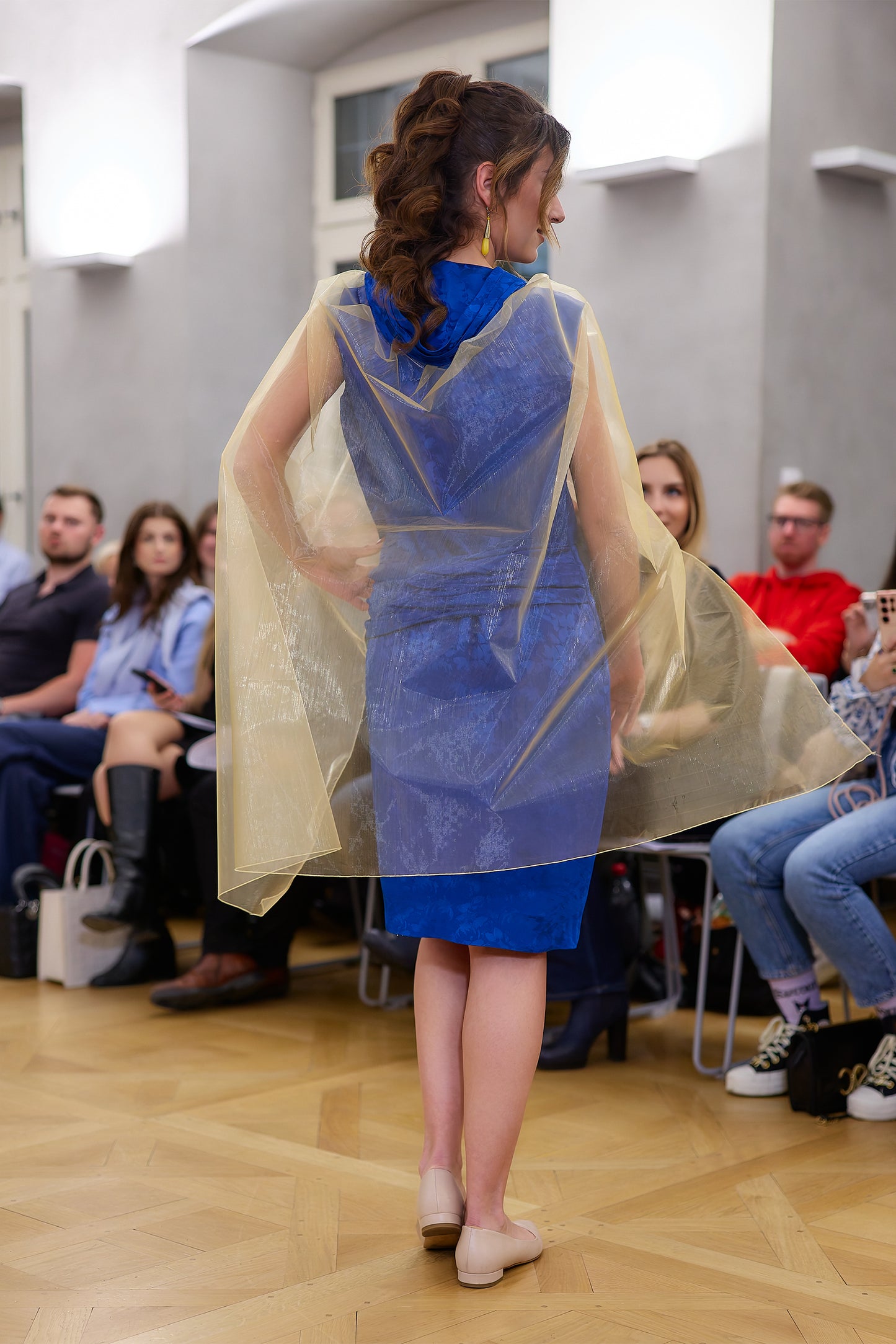 Robe drapée bleue en viscose : Calypso