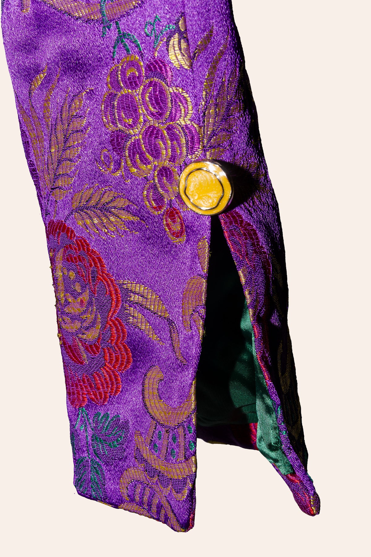 Veste en brocart violet : Sumaq